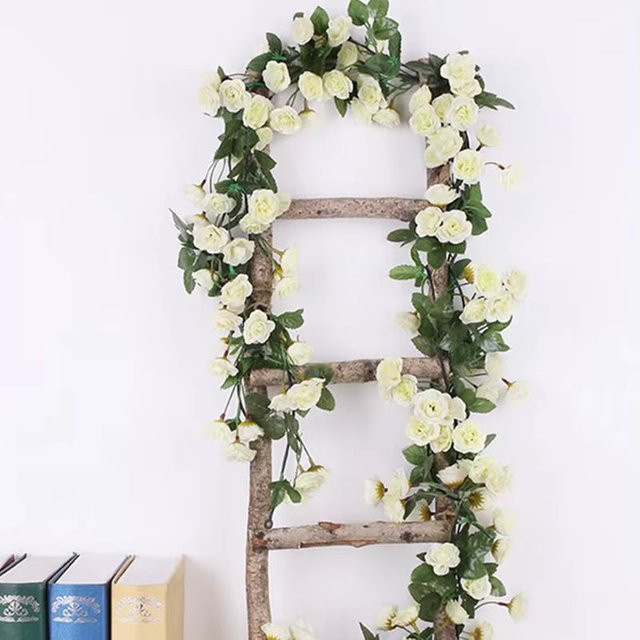 ZQCY Künstliche Seidenrosen Rankpflanze in Weiß und Gold, 180 cm Höhe, ideale Dekoration für Hochzeiten, Gärten und das Zuhause - Bild 1