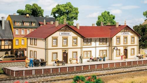 Auhagen Bahnhof Grünberg Modell im Maßstab H0 - Bild 1