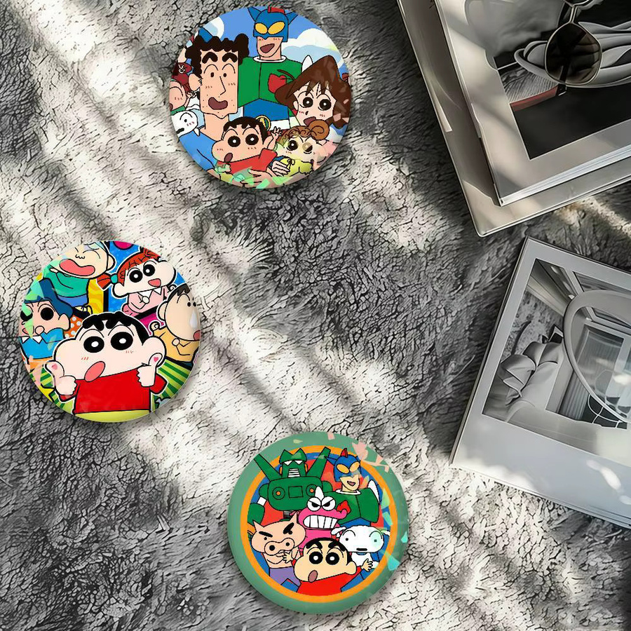 CRAYON SHINCHAN Brosche, Laser-Abzeichen, Unisex - Bild 2
