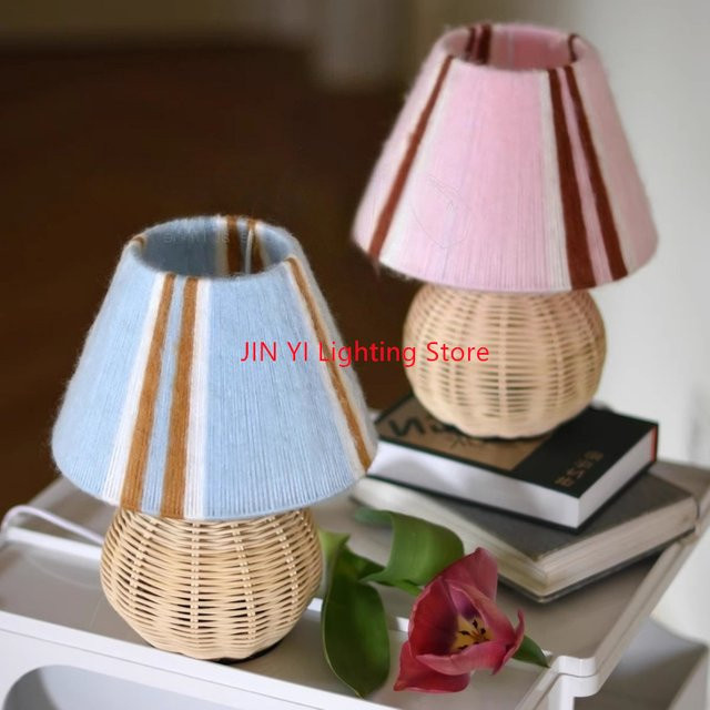 JIANKEXING Rattan Stehlampe im antiken Stil, handgewebt, mehrfarbig, inklusive Lichtquelle - Bild 1