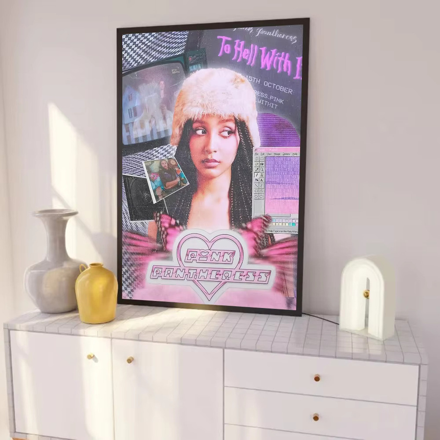 Pink Pantheress Poster Selbstklebender Wasserdichter Papieraufkleber für Wanddekoration in Kaffeehaus oder Bar - Bild 6