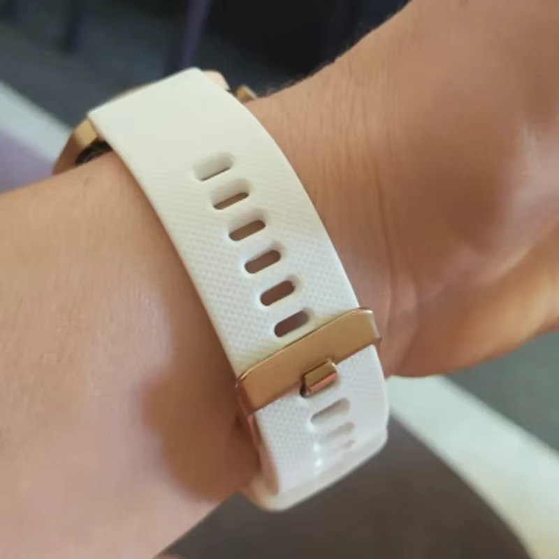 Uhrenarmband Silikon, Weiß, 18mm 20mm, Garmin Venu 3S/Venu 2S/Vivoactive 4S/Vivomove 3S/Forerunner 255S 265S - Bild 3