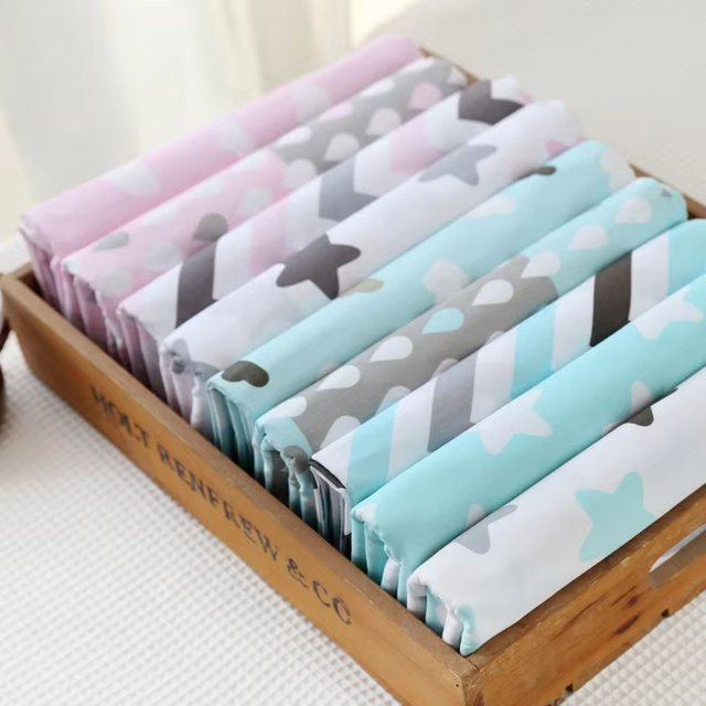 SJMANDUN 10 Stück bedruckter Baumwollstoff mit Wolken und Regentropfen in Multicolour für Patchwork und DIY-Heimtextilien - Bild 1