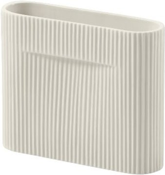 Muuto Ridge Vase aus Keramik in Weiß mit Streifenmuster - Bild 1