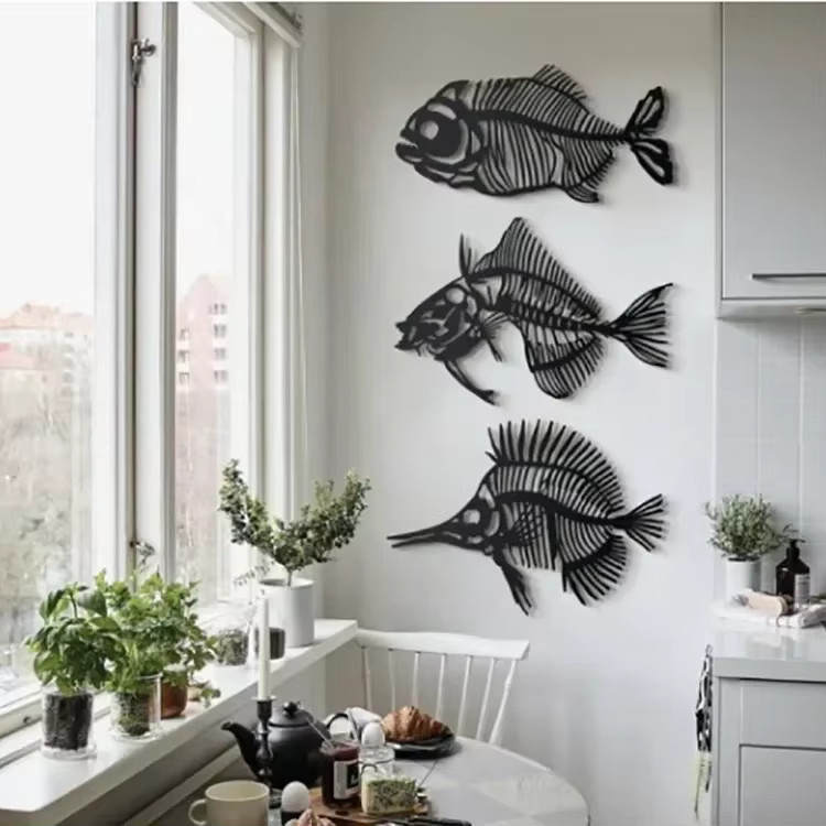 CIFBUY Wandbehang aus Metall in Schwarz mit Fischgräten-Design und abstrakter Tier-Silhouette als dekorative Wanddekoration - Bild 1