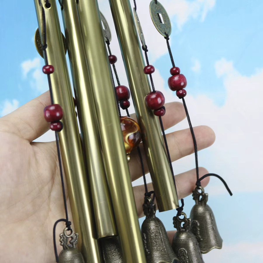 Chinesisches traditionelles Retro-Windspiel aus Metall mit 4 Röhren und 5 Glocken in Bronze, ideal als Feng Shui Glückswindglocke für Garten und Terrasse - Bild 3