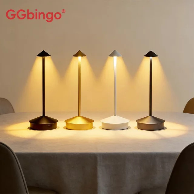 Wiederaufladbare LED Tischlampe mit Berührungssensor in Weiß, dimmbar mit 3 Farbtemperaturen, moderne Nachttischlampe für Schlafzimmer, Restaurant oder Bar - Bild 1