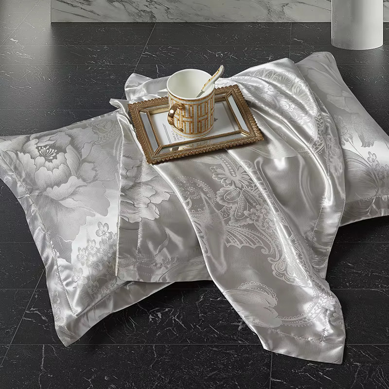 3-teiliges Jacquard-Bettwäsche-Set von xiao qi qi in Silber mit floralem Design, bestehend aus Bettbezug und Kissenbezügen, B/H: 140 x 200 cm - Bild 3