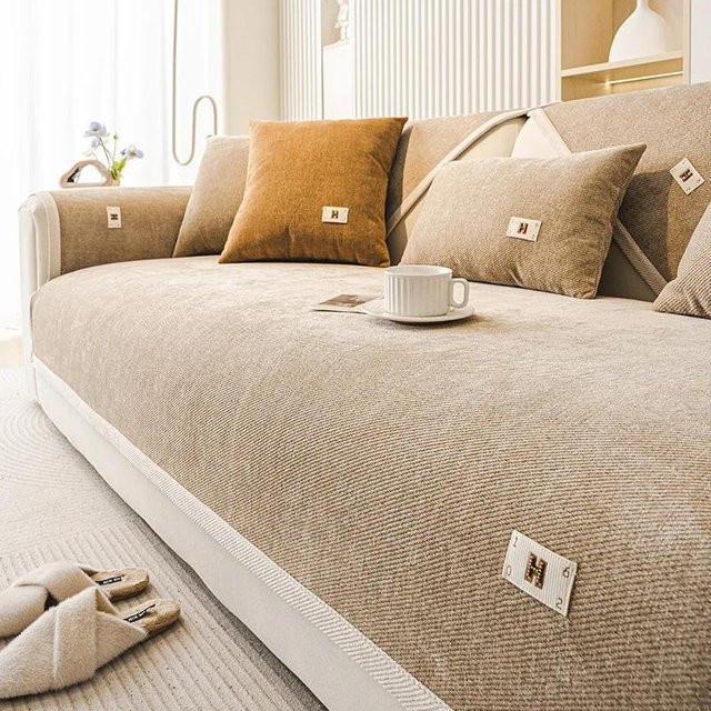 Chenille Sofabezug mit besticktem Buchstaben-Etikett in Beige, B/H: 70 x 70 cm - Bild 1