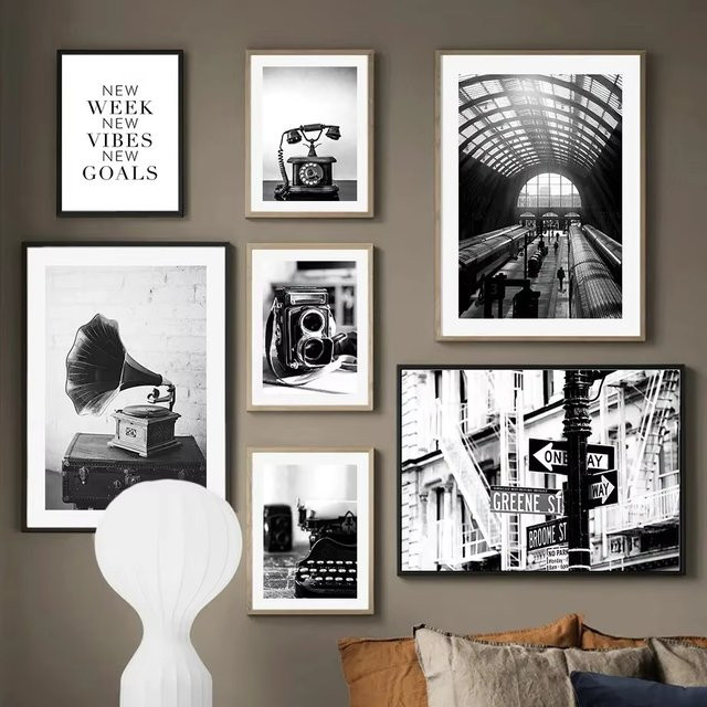 Potdemiel Wandkunst Leinwand Poster im Retro-Stil mit Kamera, Grammophon und Telefon in Schwarz-Weiß - Bild 1