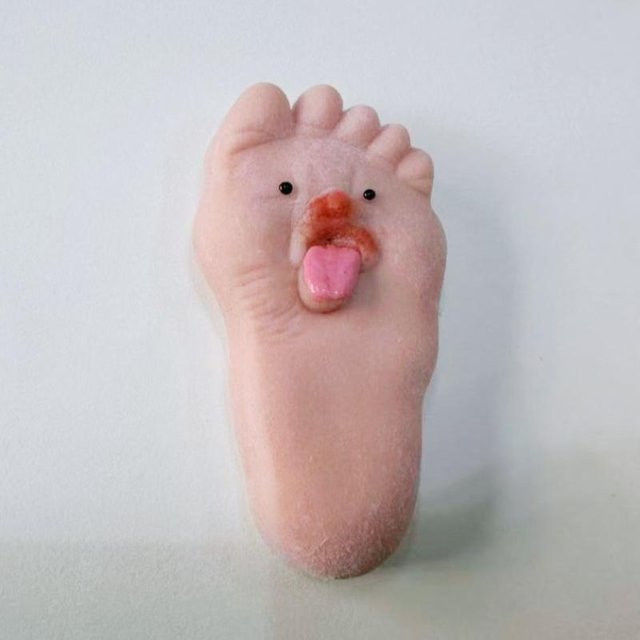 Small Foot Quetschspielzeug, weiche Simulationsfüße, Squishy Spielzeug - Bild 1
