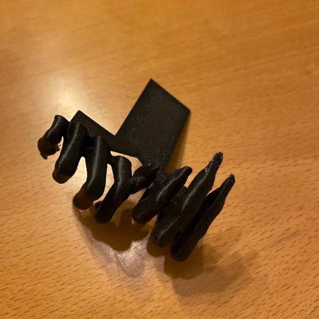 Schwarzes Dämonenklauen Lesezeichen aus Kunststoff von ouyaohong für Erwachsene - Bild 1