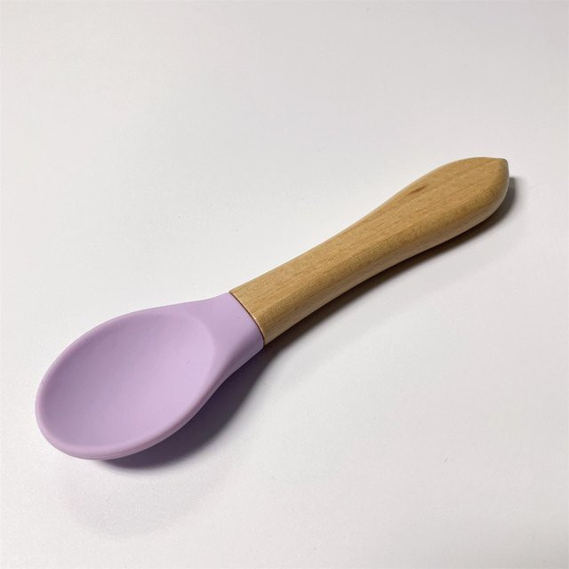 Personalisierte Baby Besteckset aus Bambus und Silikon von NATAWA in Violett, BPA-frei und Bio-Qualität - Bild 1