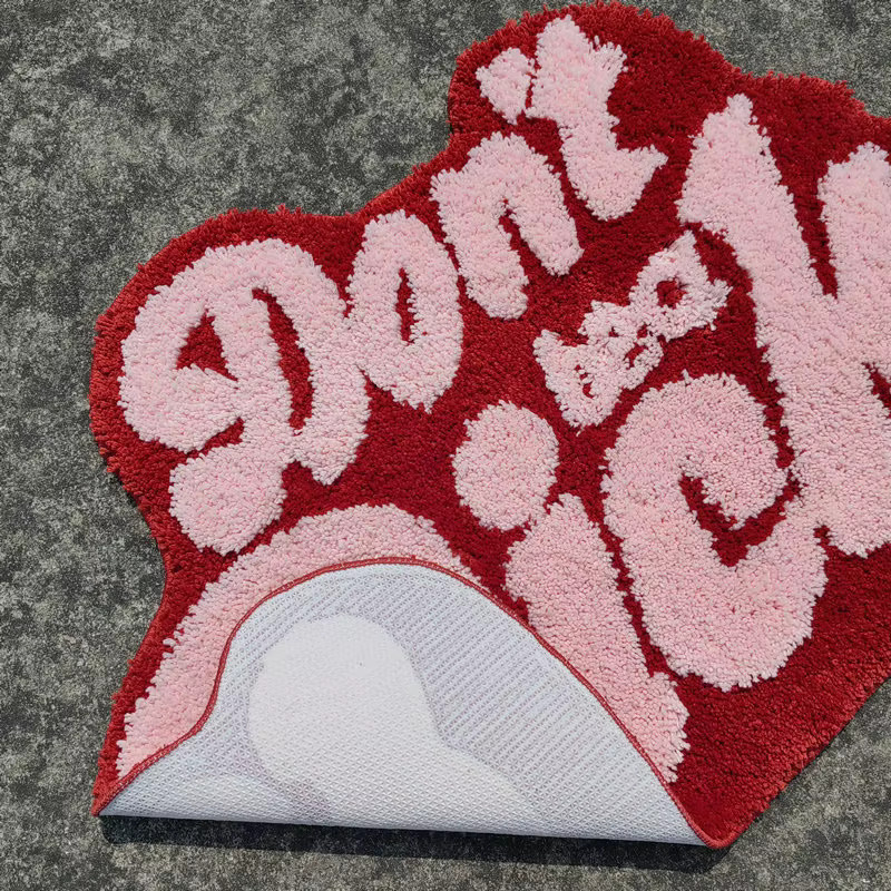 Handgefertigter Tufting Teppich von Hoodak in Rot mit abstraktem Design für Wohnzimmer, Schlafzimmer oder Badezimmer - Bild 3