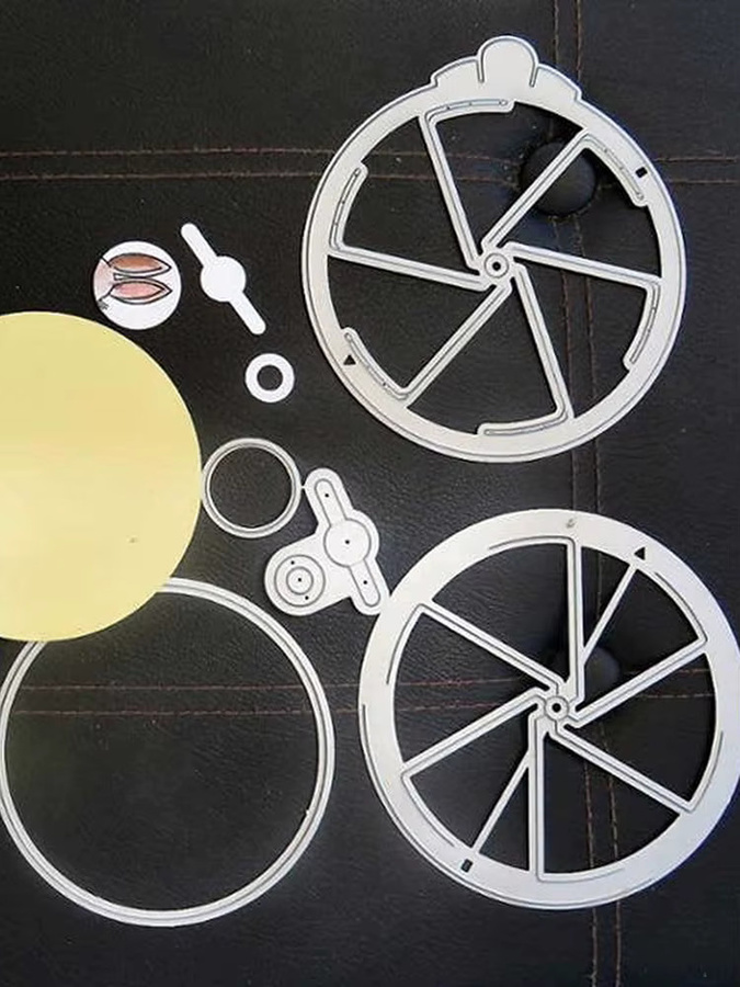 Metall-Stanzformen für DIY Scrapbooking mit beweglichen Karten und Layouts in Silber - Bild 2