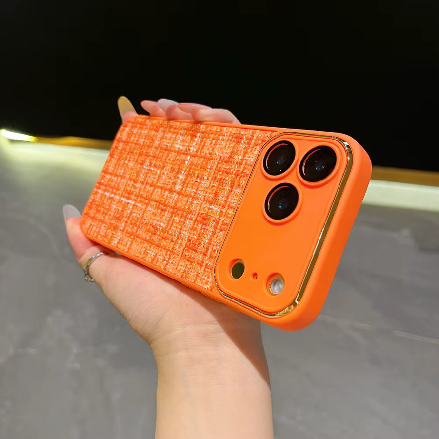 Apple iPhone Schutzhülle mit mattiertem Windstoff-Design und goldenem Rand in Weiß, Orange oder Gold - Bild 1