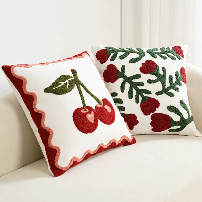 BUYNOW Bestickter Kissenbezug mit Kirschrosen-Motiv in Rot und Weiß, B/B: 45 x 45 cm - Bild 3