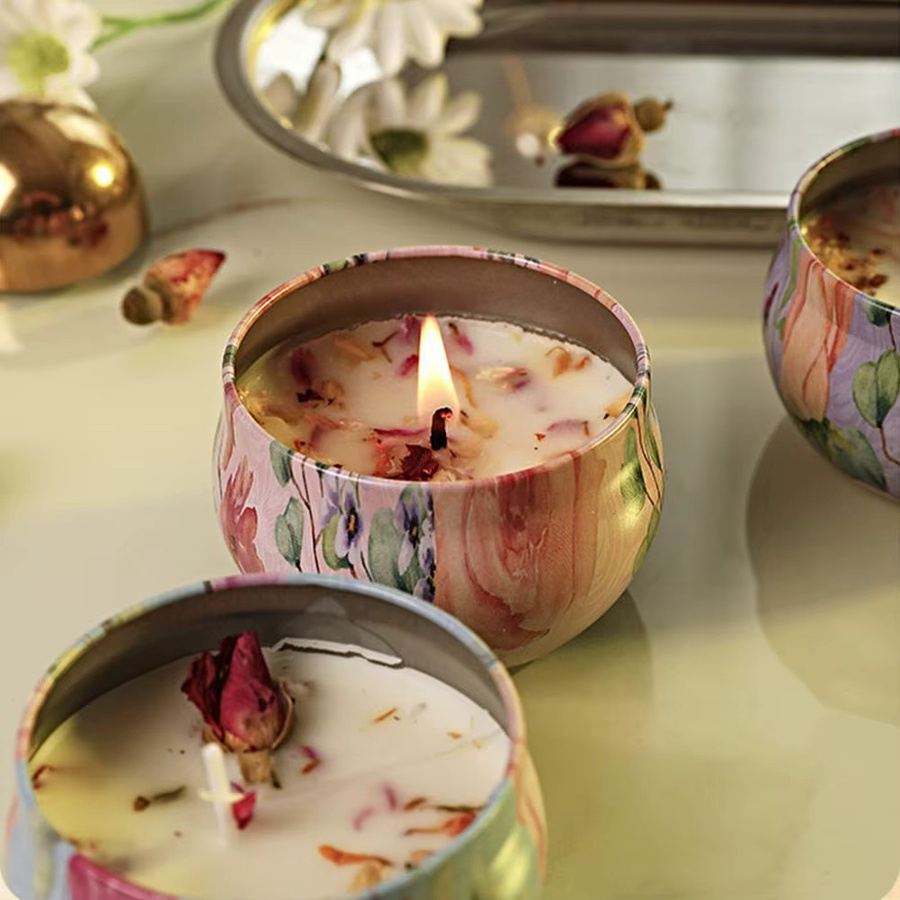 Blumige Aromatherapie-Duftkerzen in blauen Gläsern für Tischdekorationen - Bild 3