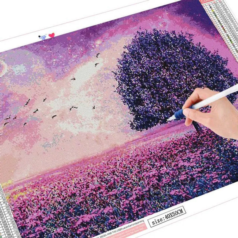 FIYO 5D Diamantgemälde Baum Landschaft mit runden Diamanten in Lila, B/H: 20 x 30 cm - Bild 1