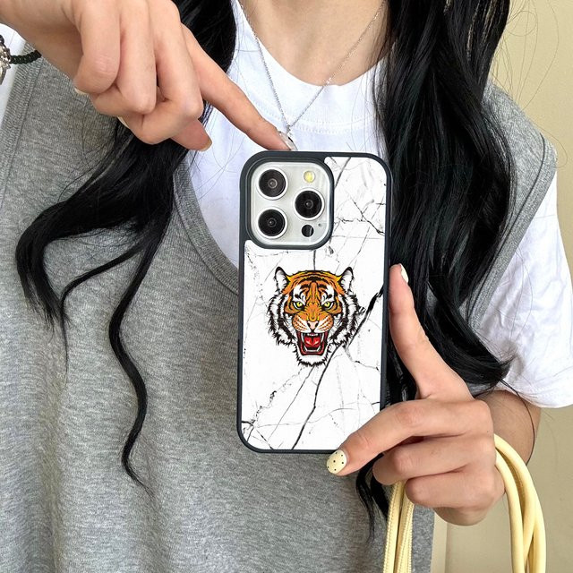 VNTK Streetwear Tiger Handyhülle für iPhone 16 15 14 13 12 11 Pro Max Plus und 16e mit Marmor-Design und Anti-Drop-Schutz - Bild 1
