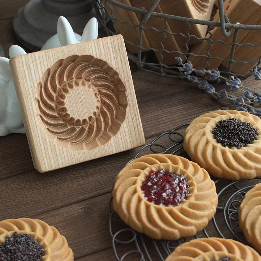 Cippes 3D-Ausstecherformen aus Holz in Braun, runde gravierte Keksformen für Lebkuchen und Fondant - Bild 4