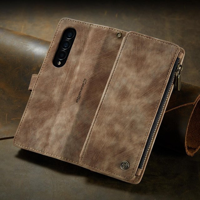 Matte Leder Handyhülle für Samsung Galaxy Z Fold 3 und Z Fold 4 5G in Braun mit Kartenfach - Bild 1
