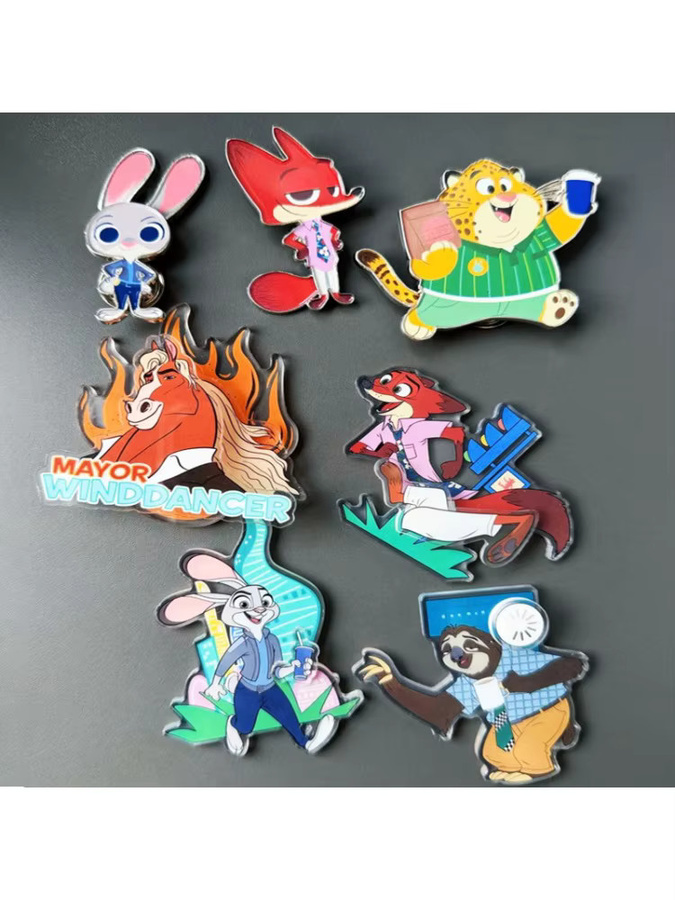 Bandai Zootopia 2 Acryl Kühlschrankmagnet rotierendes Abzeichen in Multicolour - Bild 2