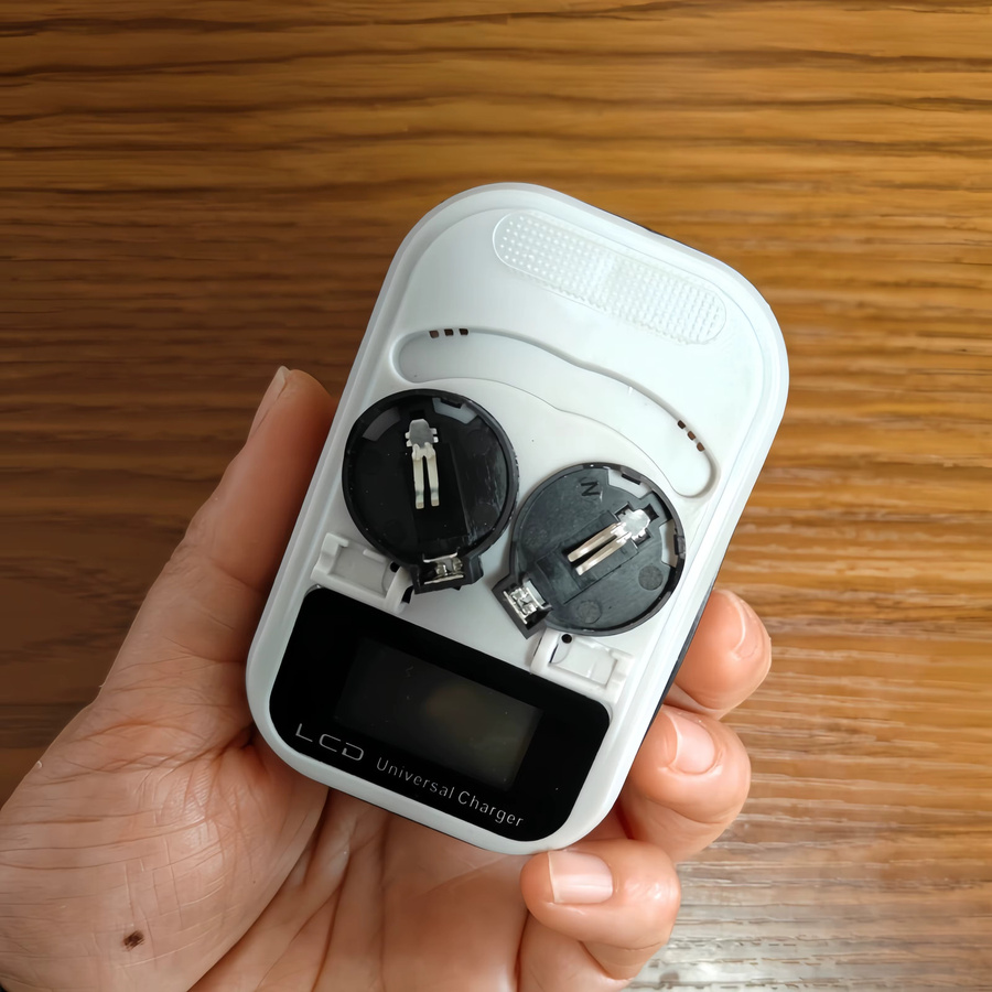 PANGBUDELE Knopfzellen Ladegerät mit LCD-Bildschirm für wiederaufladbare Batterien ML2032, LIR2032, LIR2025 und LIR2016 in Weiß - Bild 3