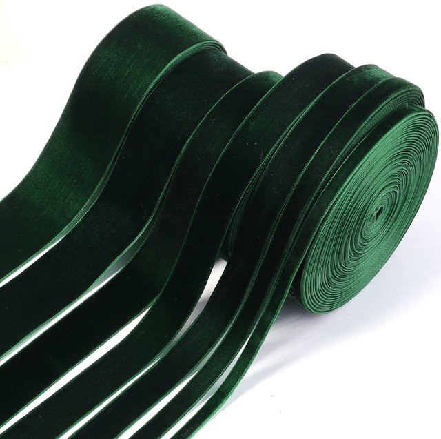 Dunkelgrünes Samtband mit einseitiger Beflockung für Weihnachtsdekoration und DIY-Geschenkverpackungen, 5–10 Yards pro Rolle - Bild 1