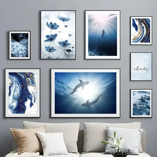 Potdemiel Leinwandgemälde Tauchendes Mädchen mit Hai in blauer Tinte und floralen Elementen, Modernes Wandbild für dein Wohnzimmer - Bild 1