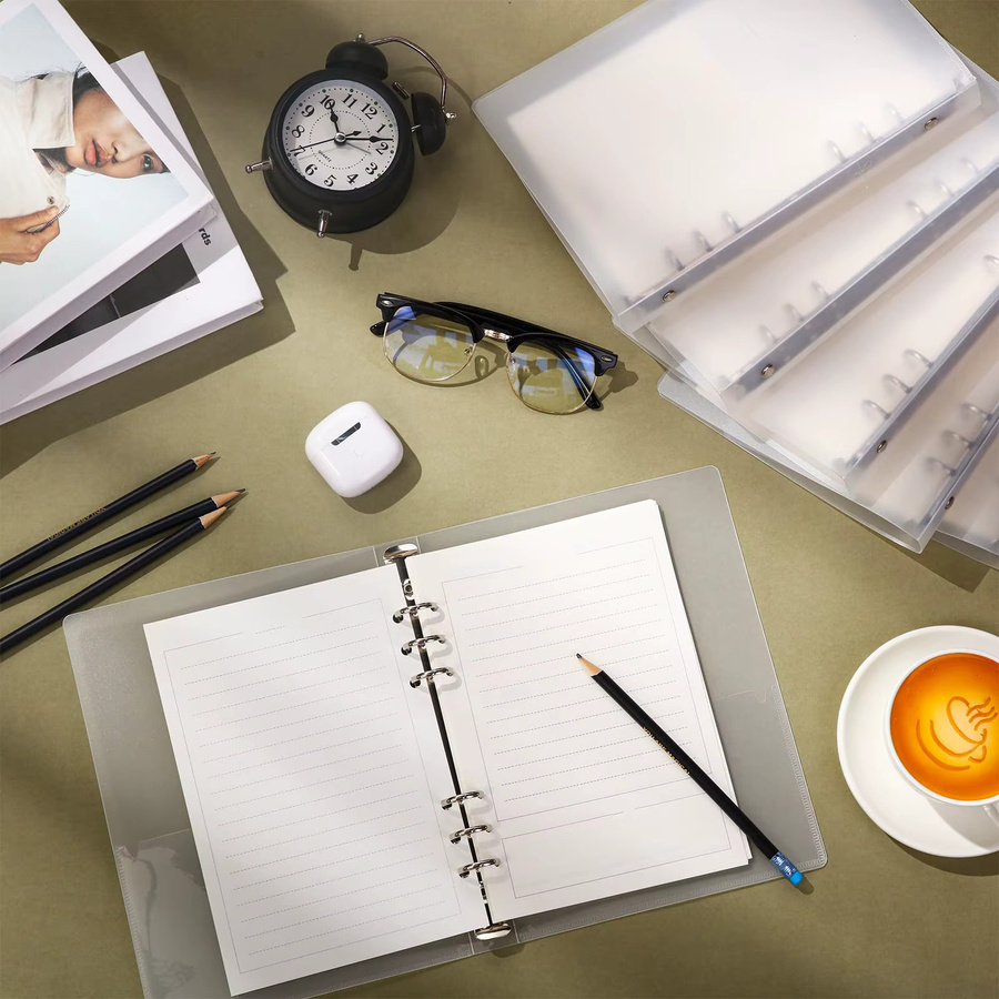Transparenter Ringordner aus Kunststoff im Format A7 mit 6 Ringen für Schule und Büro - Bild 3