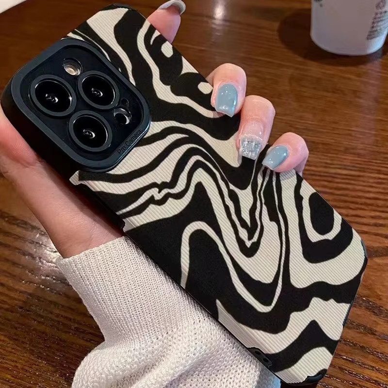 Stoßfeste Silikon Handyhülle im Zebrastreifen-Design für iPhone 12 13 14 15 Pro Max Mini und SE mit Falten-Optik - Bild 6