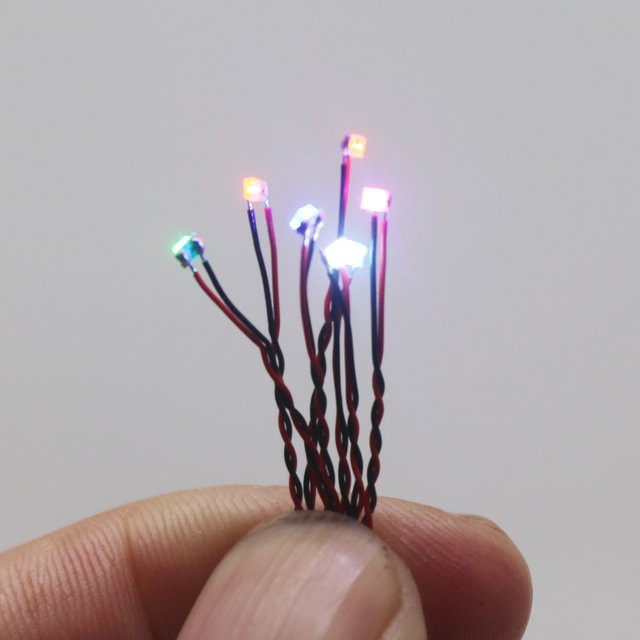 5er Set DYKBmetered SMD LED-Lampen 0805 in Orange mit 20 cm Kabel, 3V, ideal für Modellbau und Dioramen - Bild 1