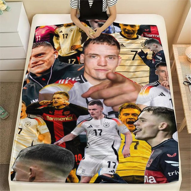 On My Love Home Flanelldecke mit Florian Wirtz Druck, Mehrfarbig, B/H: 130 x 150 cm - Bild 1