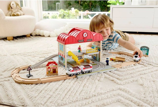 Hape Tragbares Bahnhof-Set, Fahrzeuge, ab 3 Jahre - Bild 1