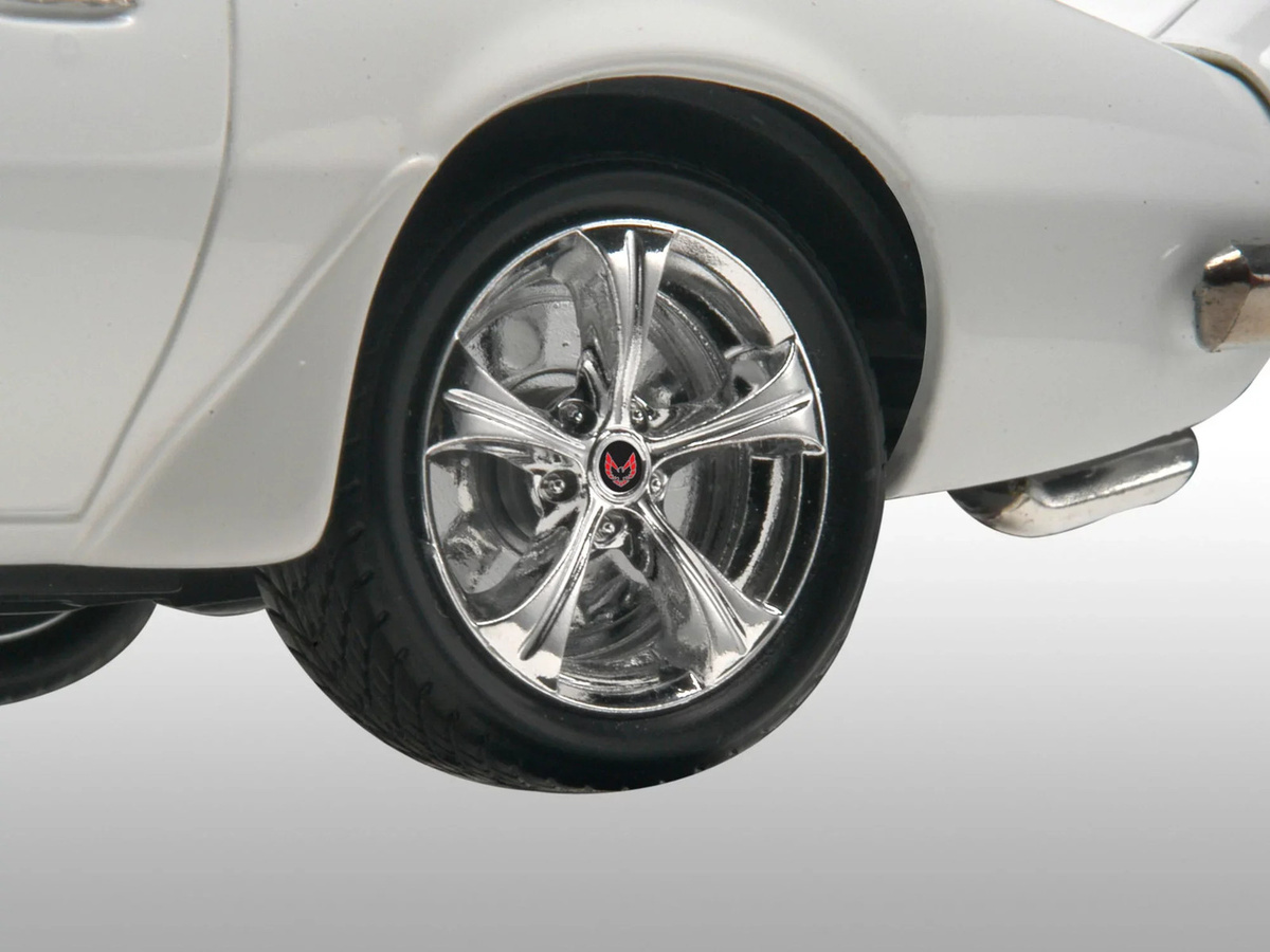 Revell 1970 Pontiac Firebird, Modellauto, 1:24 - Bild 4