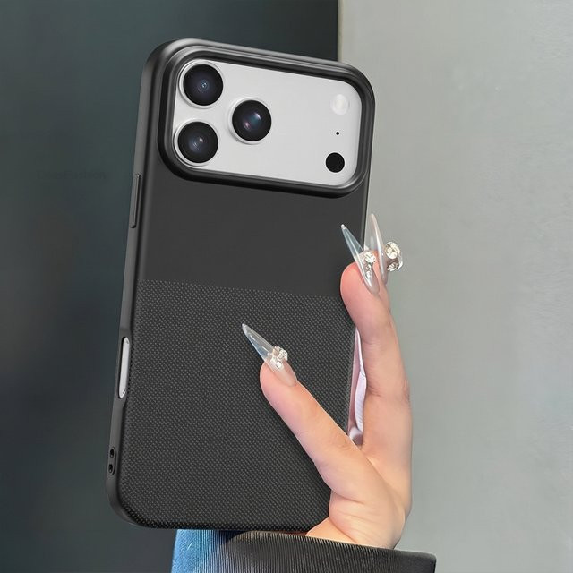 AKABEILA Schutzhülle mit Punktmuster für iPhone 17 Pro Max, 16, 15, 14, 13, 12, 11 Pro Max, mattiertes Softcover in Schwarz - Bild 1