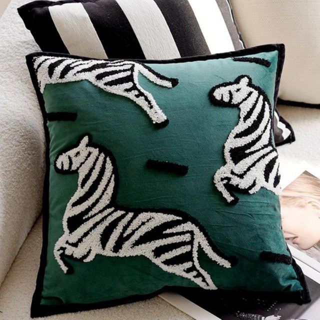 Dekorative Kissenhülle JMG Clothing im Retro-Design, quadratisch, Schwarz-Weiß-Grün, B/T/H: 45 x 45 x 45 cm - Bild 1