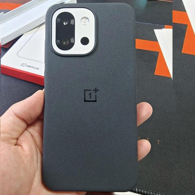 Original OnePlus Sandstein Bumper Case für OnePlus 13T und OnePlus 13S in Schwarz, matt und magnetisch stoßfest - Bild 1