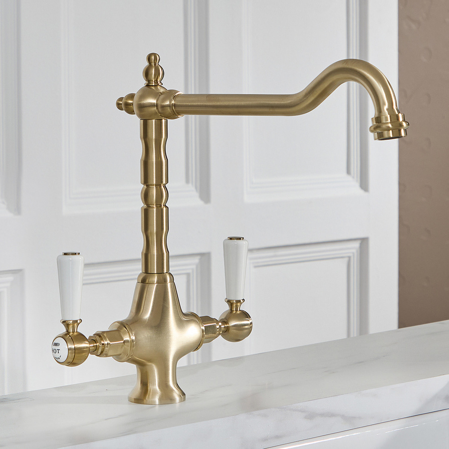 HudsonReed Küchenarmatur Elizabeth mit zwei Griffen und schwenkbarem Hahn in Gold und gebürstetem Messing - Bild 1