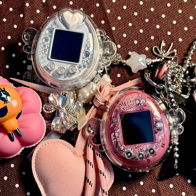Bandai Schutzhülle Ultra Clear Crystal Angel Heart für Tamagotchi Ps Id Idl Meets Mix, Transparente Glitzerhülle - Bild 1