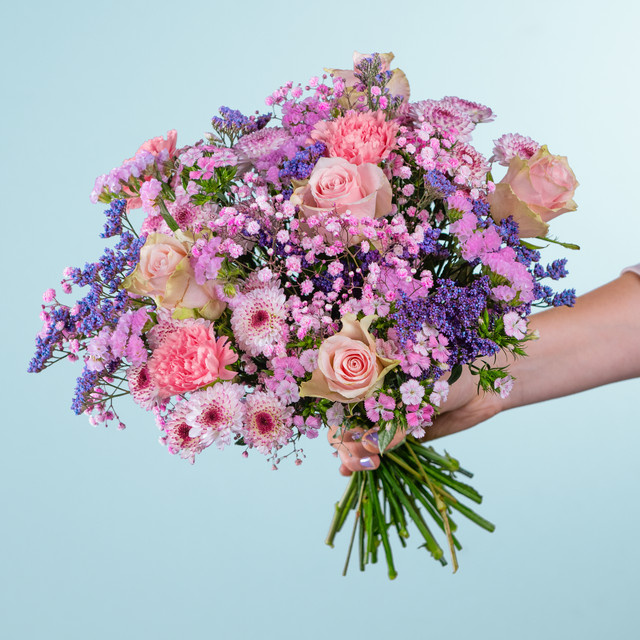 BLUME2000 Glücksbringer Bouquet mixed rose, carnation, aster, statice pink - Bild 1