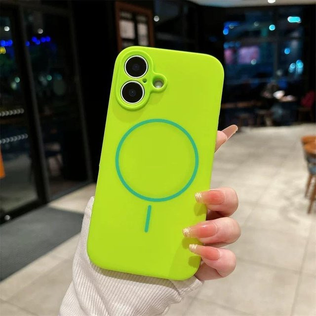 axGear Magnetische Flüssigsilikon Hülle für iPhone 16 Pro, 15, 14, 13, 12 Pro Max und iPhone 17 Air in Fluoreszierend Grün mit MagSafe Unterstützung - Bild 1