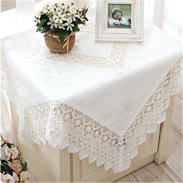 Jacquard Tischdecke mit floraler Spitze in Weiß, rund, B/T: 45 x 89 cm - Bild 1