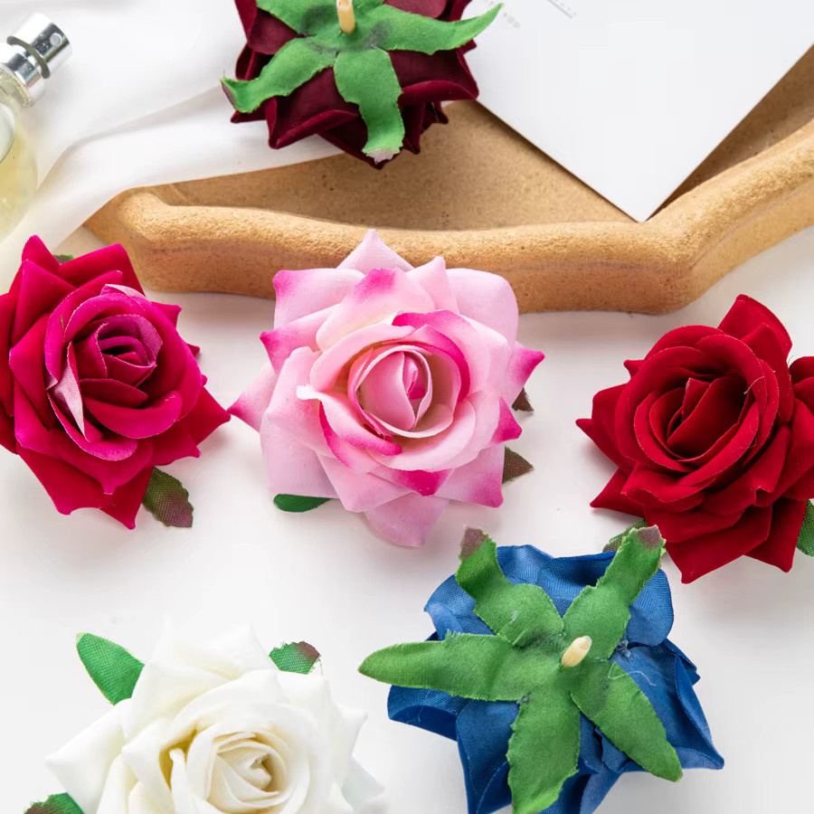 30 oder 60 Stück künstliche Flanell-Rosen in Multicolor für Dekorationen wie Hochzeit, Weihnachten oder Neujahr - Bild 1