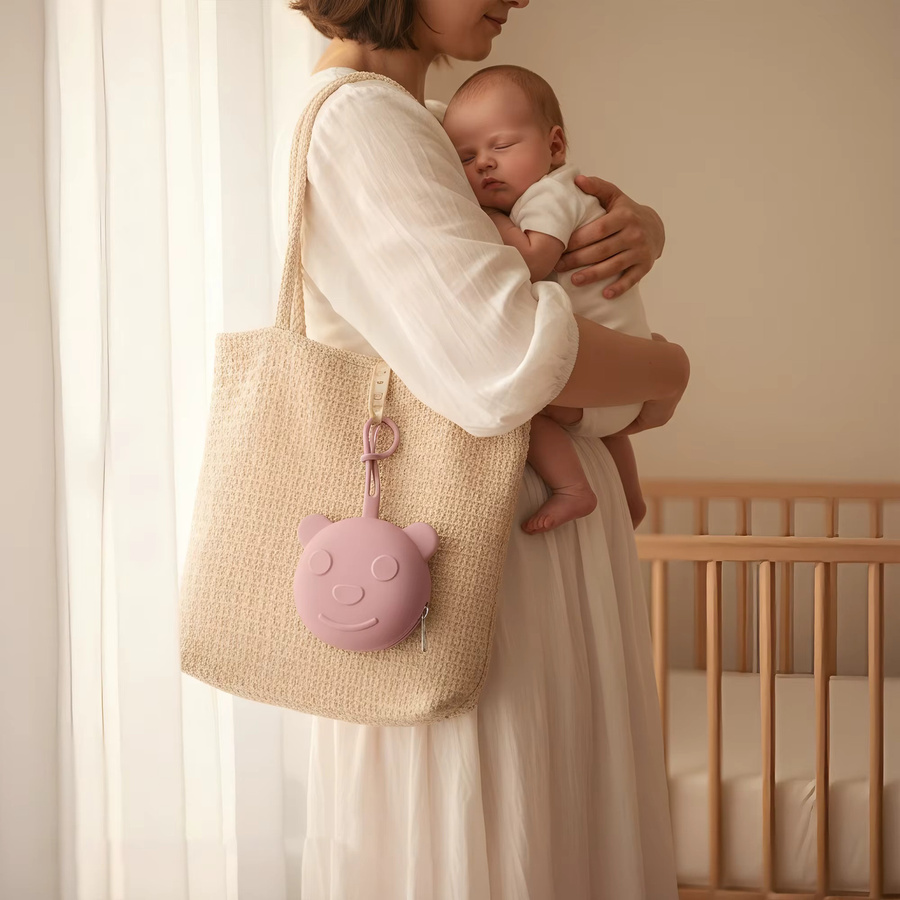 Tragbare Silikon-Schnullerbox mit Smiley-Bären-Design in Pink inklusive Aufhänger für Kinderwagen und Wickeltaschen - Bild 3