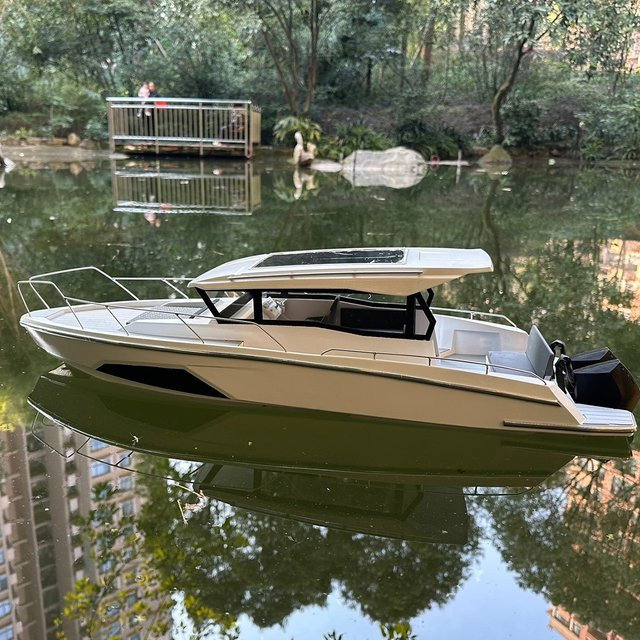 AT 99 MODEL Luxus Yacht, RC Boot, ferngesteuert, 71 cm - Bild 1