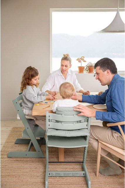 Stokke Tripp Trapp Treppenhochstuhl aus Buchenholz in Grau, H x B x T: 79 x 49 x 46 cm - Bild 1