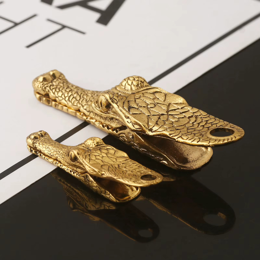 Kreativer Krokodil-Buchclip aus Metall in Gold von SONGCHANGJEWELRY als einzigartiger Tier-Seitenhalter für Büro und Studium - Bild 2