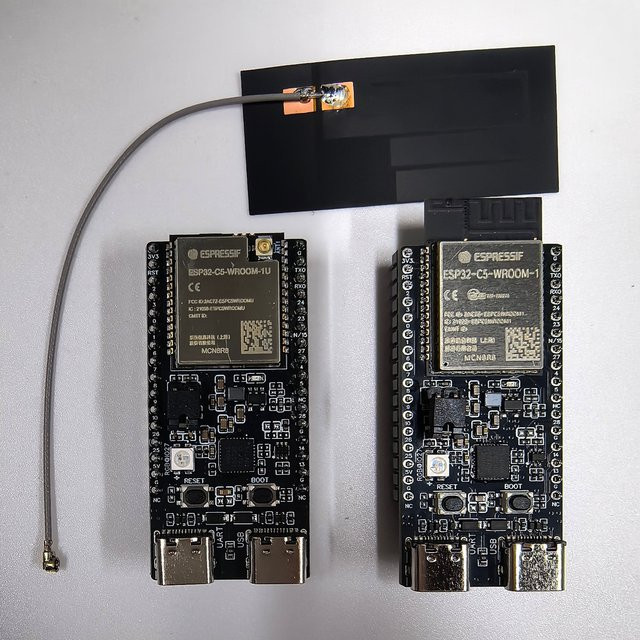 Espressif Systems ESP32-C5-DevKitC-1 Entwicklungsboard mit ESP32-C5-WROOM-1 N8R8 und Dual-Band Wi-Fi 6 (2,4 & 5GHz) in Schwarz - Bild 1
